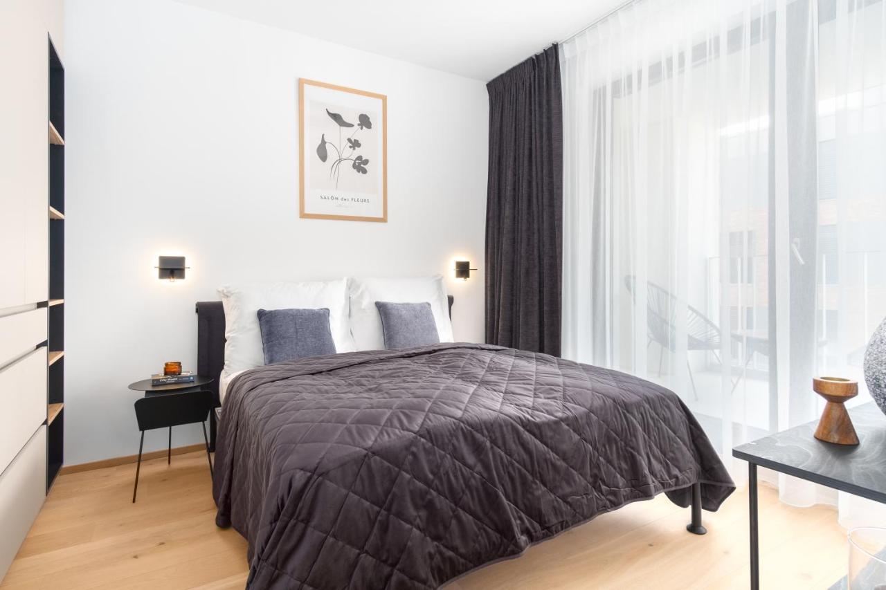 Days - Premium - Balcony Apartment Prag